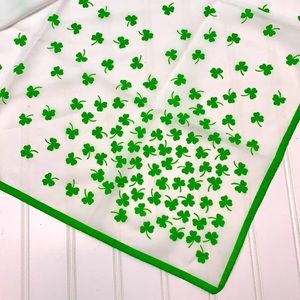 Vintage shamrock scarf 26x26